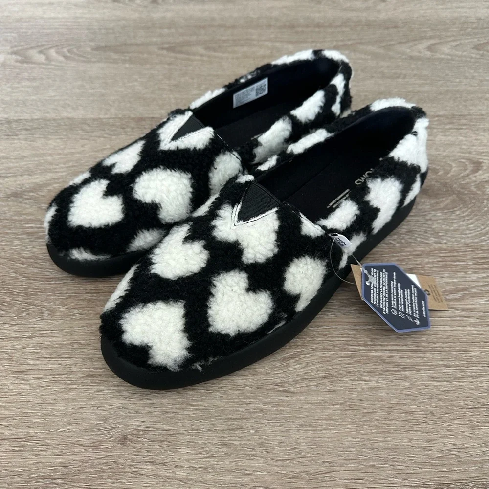 TOMS Alpargata Mallow Black Hearts Faux Shearling Slip-On Size 9.5 - Picture 2 of 12